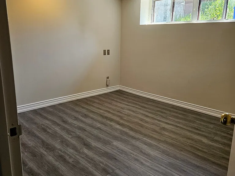 388 Fernleigh Cir S — Photo 15