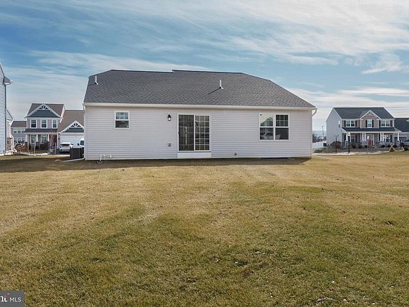 4th image of 304 Amberleigh Ln
