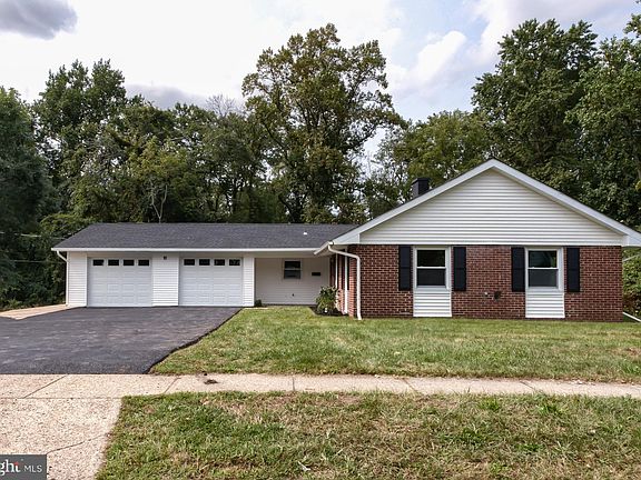 2nd image of 18 Barnwell Ln