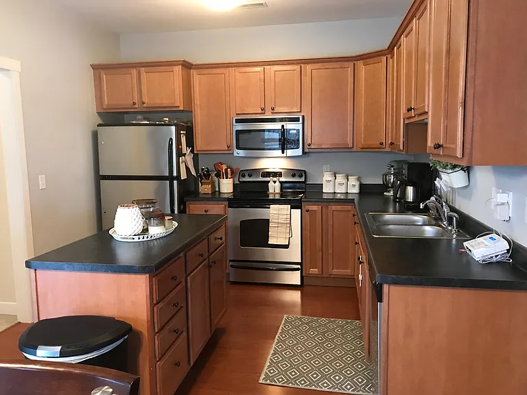 1839 Richmond Ln — Photo 3