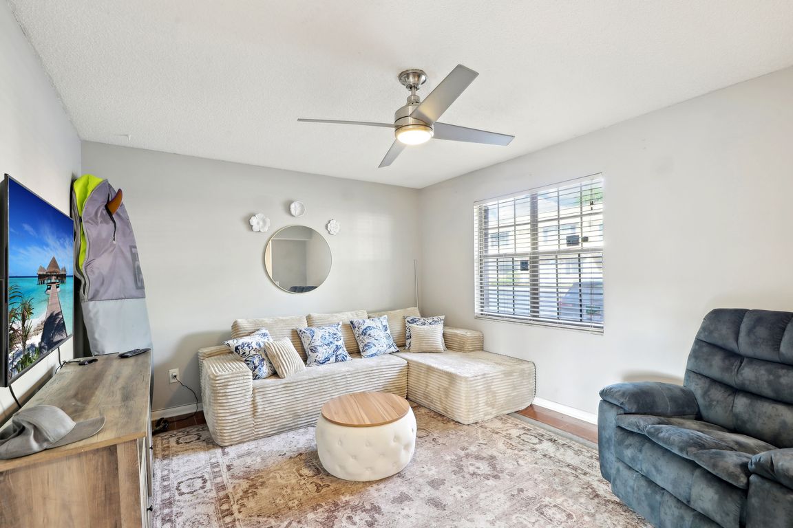 next background image