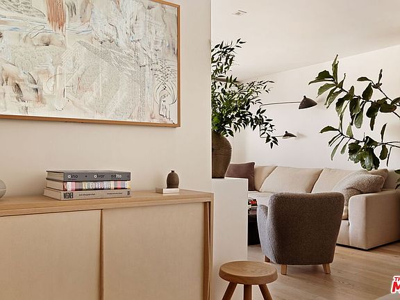 5th image of 999 N Doheny Dr APT 807