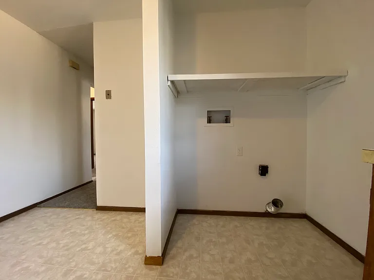 1916 Meadow Dr #1 — Photo 6