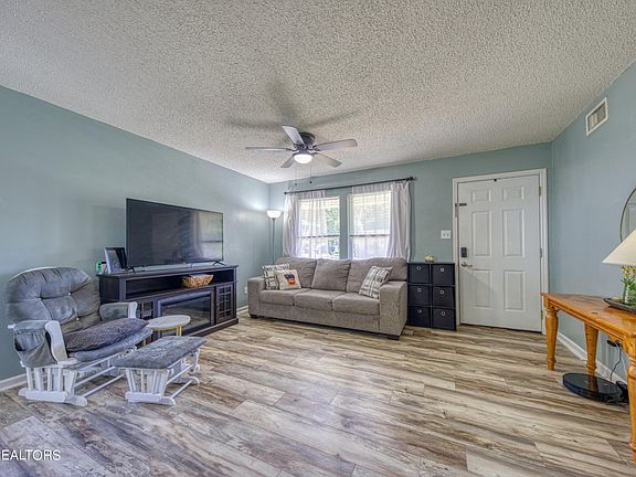 4th image of 422 Bethel Dr