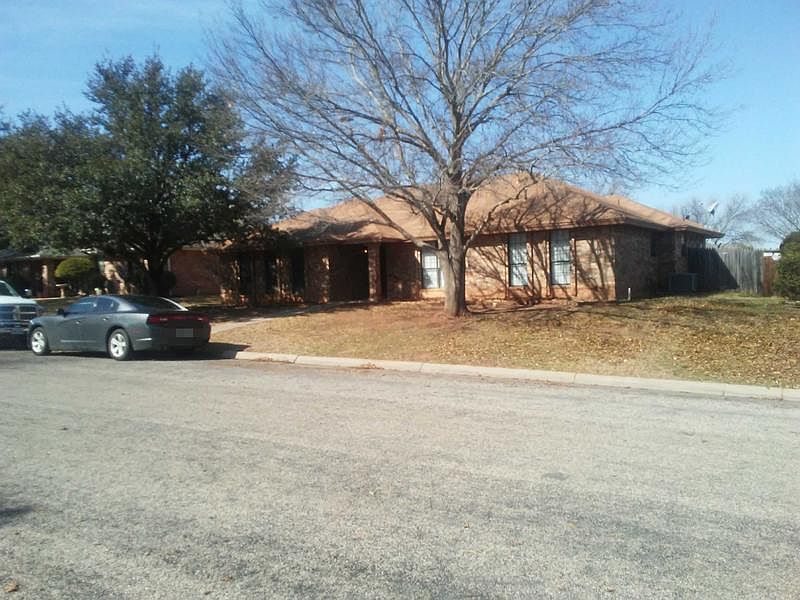 1st image of 4807 Red Oak Ln