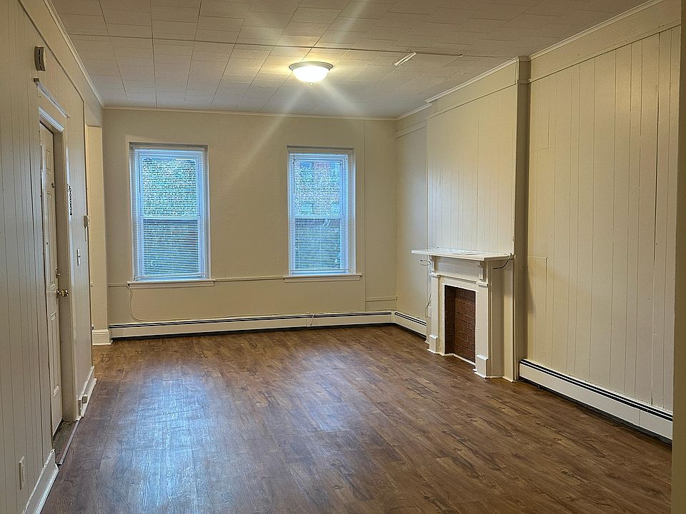 2nd image of 590 Main Ave #2