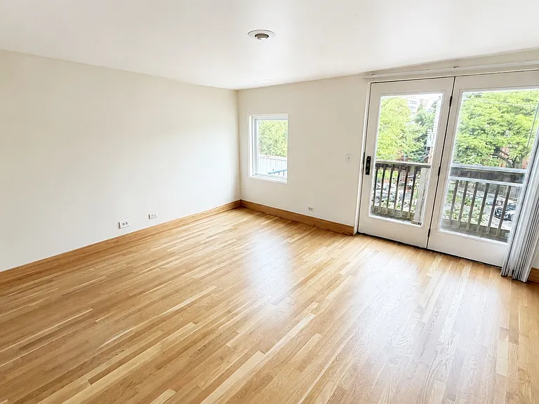 534 W Dickens Ave #2 — Photo 18