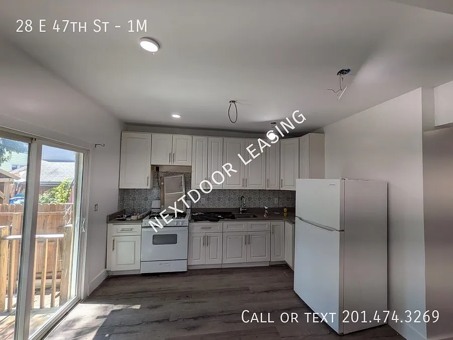 28 E 47th St #1M