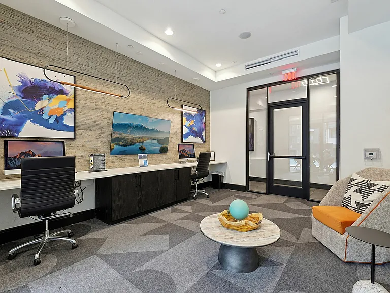 62-web-or-mls-N Lamar Blvd-910