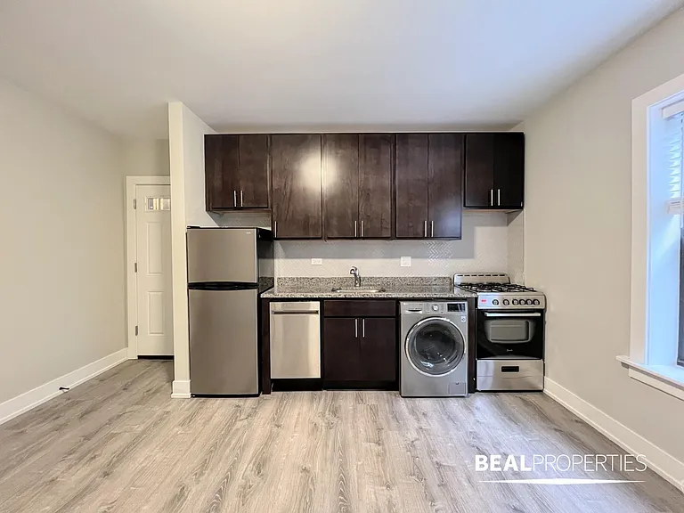 427 West Belden — Photo 5