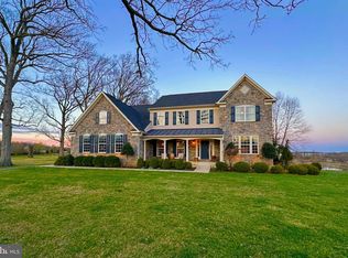 18088 S Shore Dr, Purcellville, VA 20132