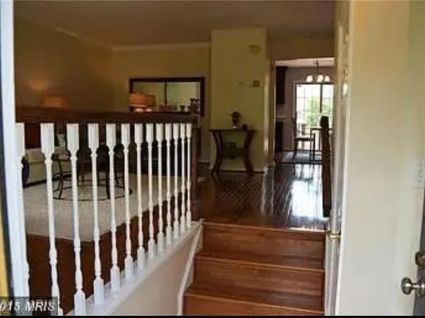 8546 Enochs Dr, Lorton, VA 22079
