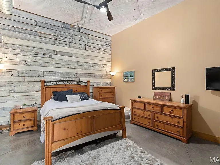 2323 Locust St #308 — Photo 40