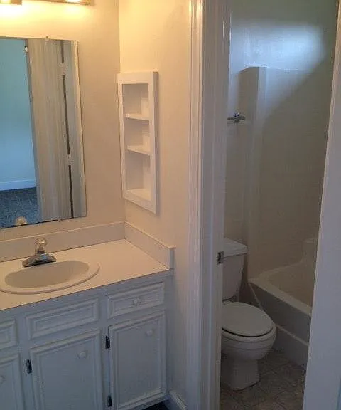 2101 E 4th St #1 — Photo 7