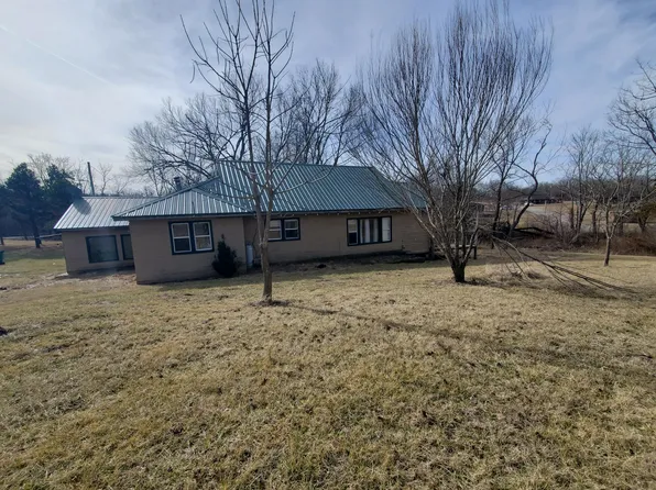 105 Cedar Bluff Ave, Cabool, MO 65689
