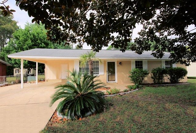 1st image of 370 Oakland Cir