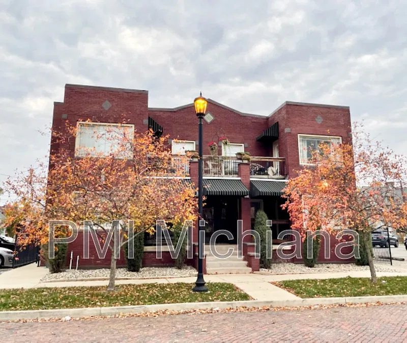 1 bed, 1.0 bath, $875 — Photo 1