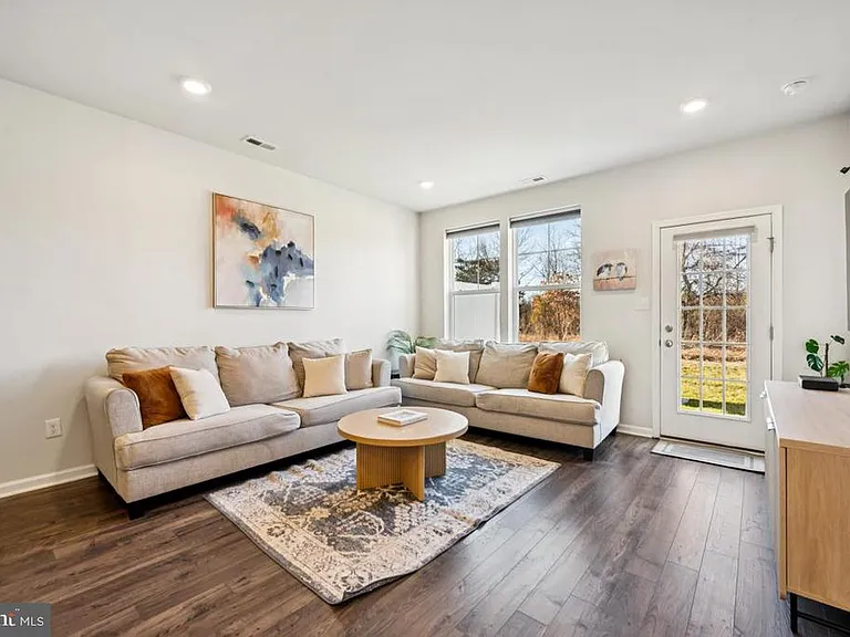 65 Morley Blvd — Photo 12