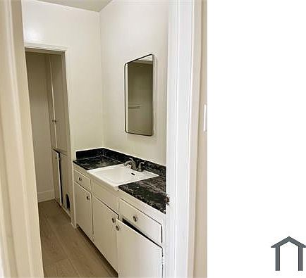 2nd image of 15477 Moorpark St APT 7