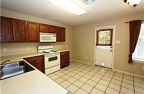 3rd image of 102 Mesa Dr