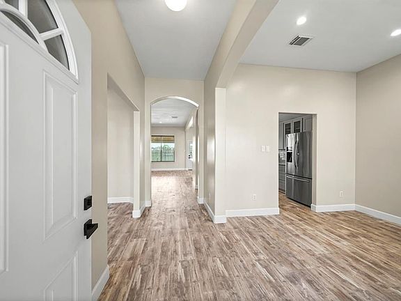 4th image of 3831 Edgewood Hill Ct