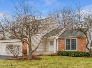 695 Shallow Cove Rd, Lake Zurich, IL 60047