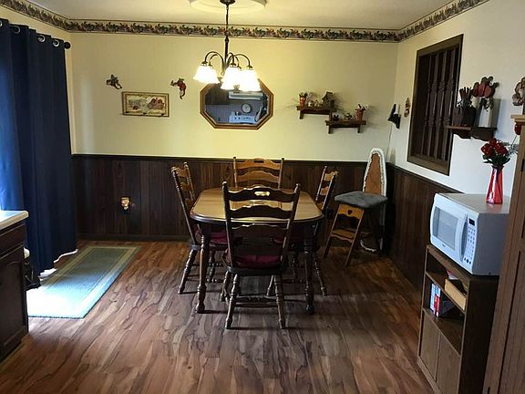 5th image of 982 Walnut St
