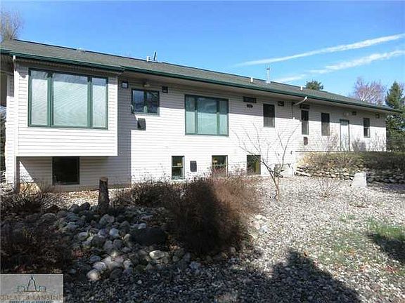 4th image of 12740 Chippewa Dr