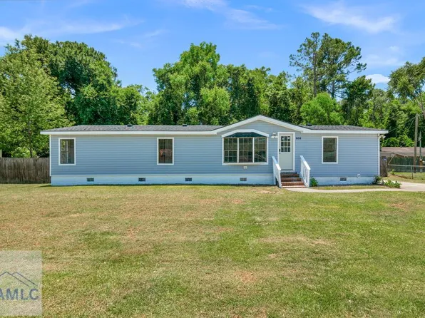 808 Meadow Lake Dr, Hinesville, GA 31313