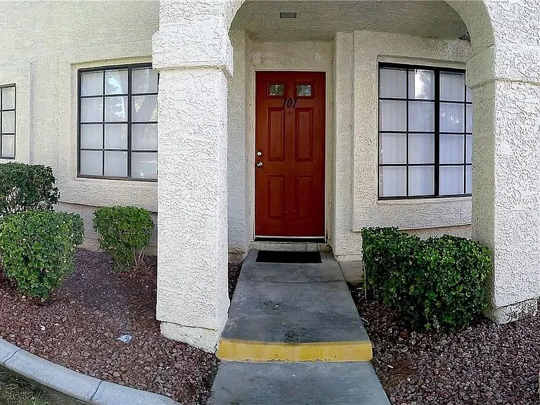 4729 Nara Vista Way #101 — Photo 2