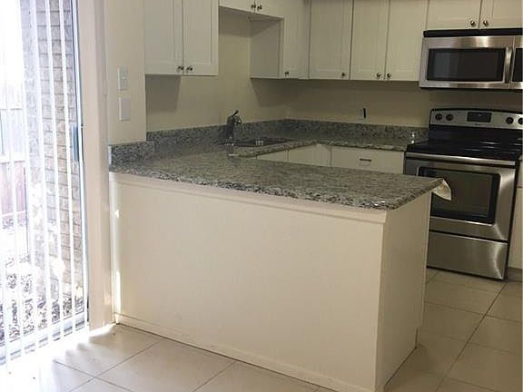 3rd image of 2246 Irwin St #1111