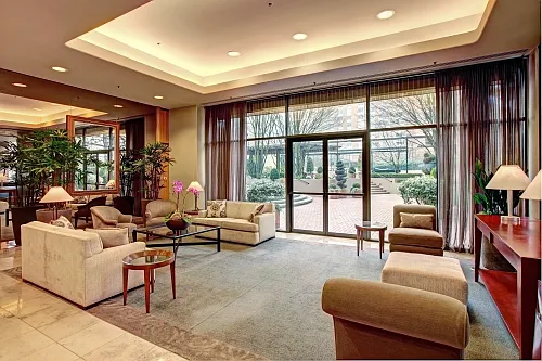 First Hill Plaza Condos - 2 bedrooms — Photo 2