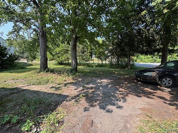 3rd image of 102 Oakley Rd