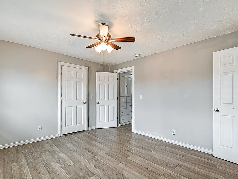 2915 N Talbott St — Photo 17