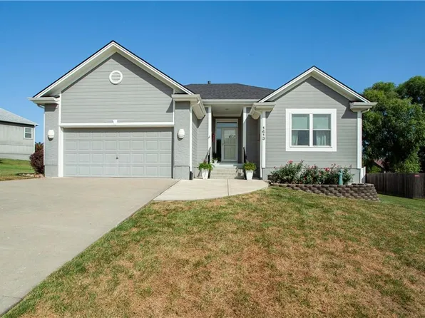 1413 Sloan St, Pleasant Hill, MO 64080