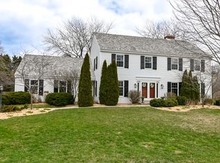 7 Sprucewood Ct, Wind Point, WI 53402