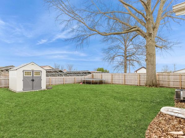 303 E Vine St, Wheatland, IA 52777