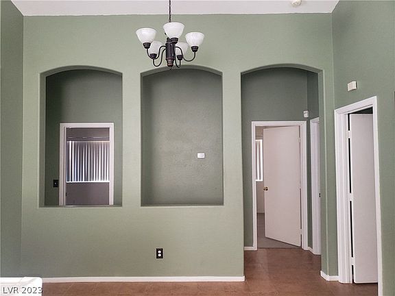 4th image of 8013 Hesperides Ave