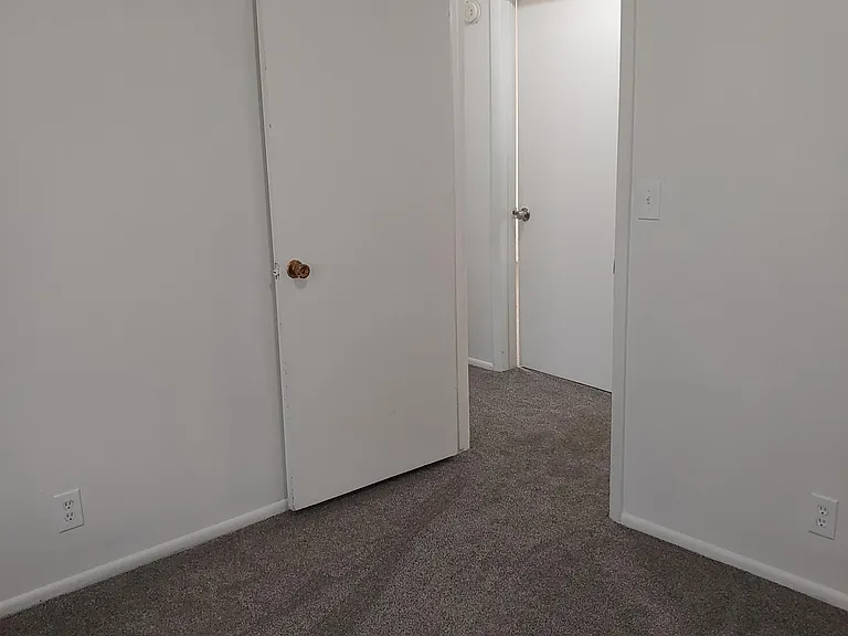 654 N 400 W — Photo 23