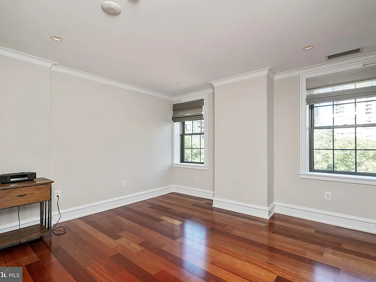 219 S 18th St #29-709 — Photo 14