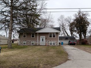 30360 S Meadowbrook Ln, Elkhart, IN 46514
