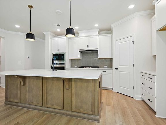 The Whitetail - Kitchen