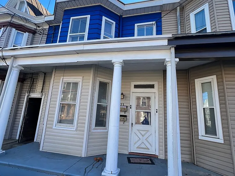 423 N Hanover Street — Photo 1