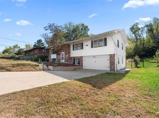 2611 Brookland Dr NE, Cedar Rapids, IA 52402