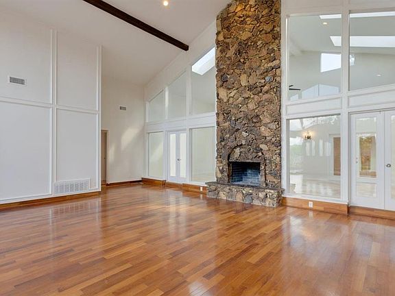 4th image of 3005 Marilee Dr