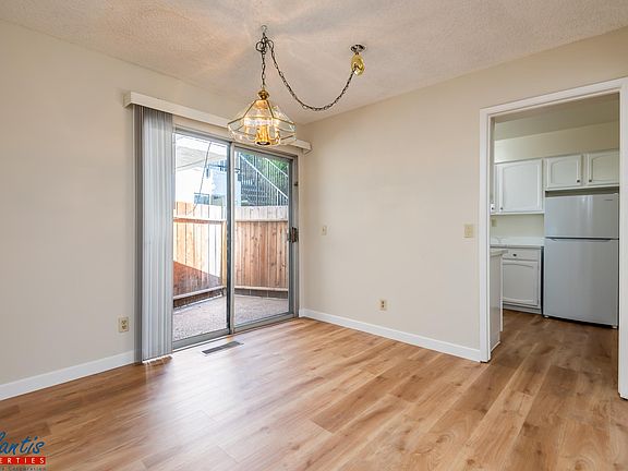 5th image of 520 Hawthorn Ave APT 1