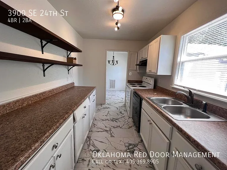 3900 SE 24th St — Photo 5