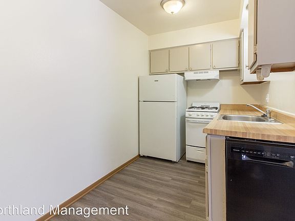 5th image of 2645 N Farwell Ave #8652006