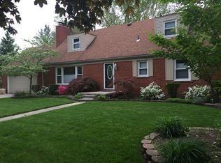 27665 California Dr SE, Lathrup Village, MI 48076