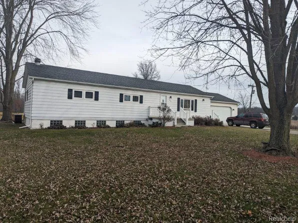 6752 Marine City Hwy, China, MI 48054